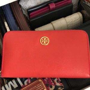Tory Burch ROBINSON ZIP CONTINENTAL WALLET